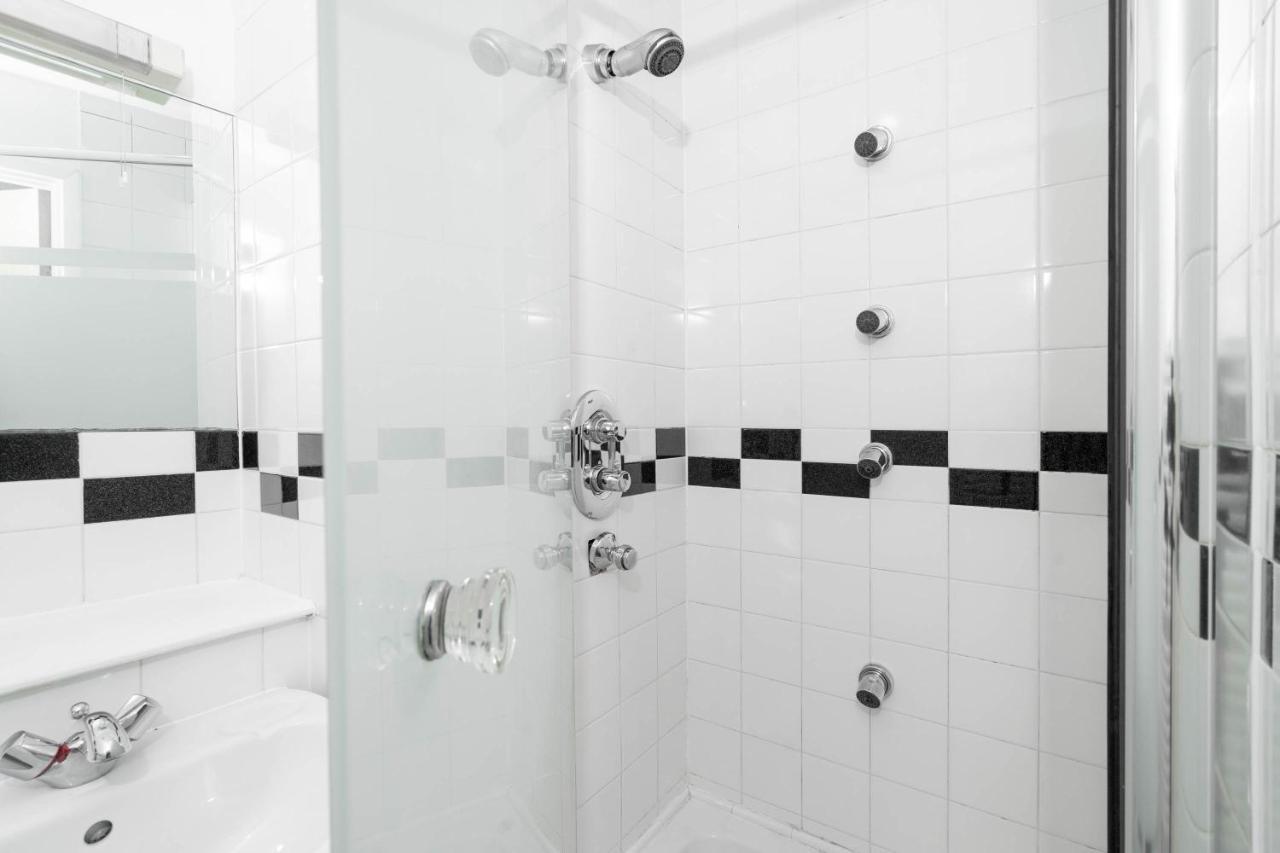 City Centre - Two Bedroom Apartment - Juliet Balcony - Secure Parking - Wifi - Smart Tv 伯明翰 外观 照片