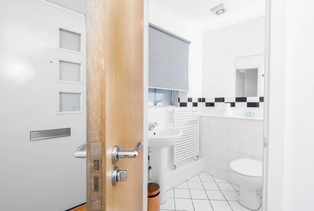 City Centre - Two Bedroom Apartment - Juliet Balcony - Secure Parking - Wifi - Smart Tv 伯明翰 外观 照片
